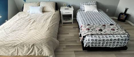 3 bedrooms, desk, iron/ironing board, free WiFi