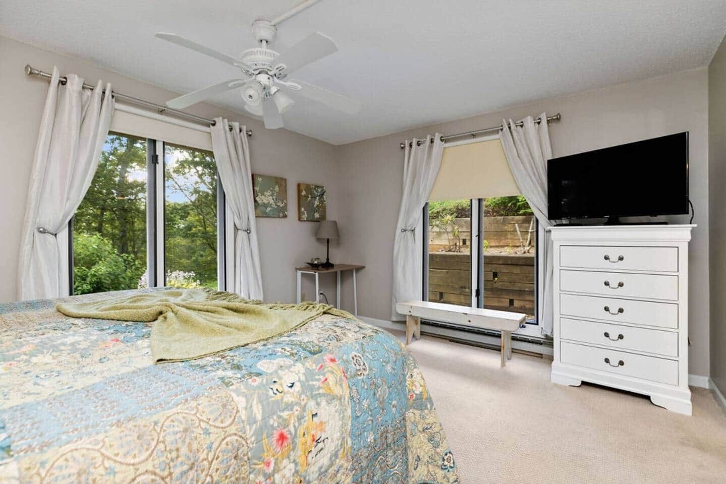 3 chambres, fer et planche à repasser, lit parapluie, Wi-Fi gratuit