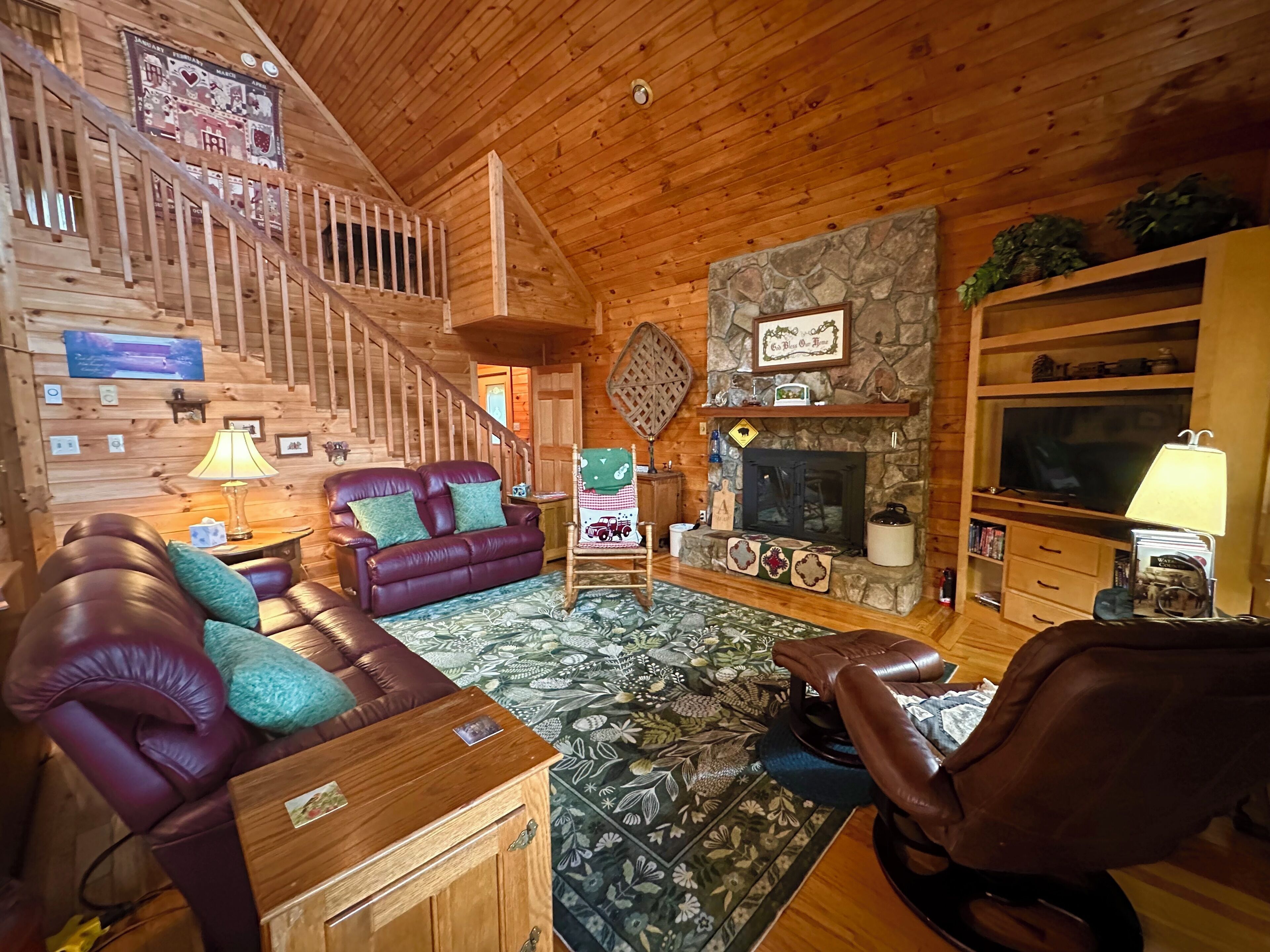 Vivian's View Is A Majestic Mountain Paradise! - Mountain City, TN