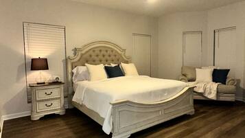 2 habitaciones, tabla de planchar con plancha, wifi y ropa de cama