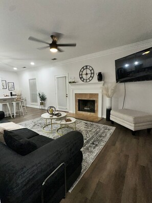 TV, fireplace