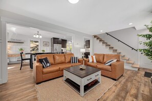 Smart TV, fireplace, table tennis