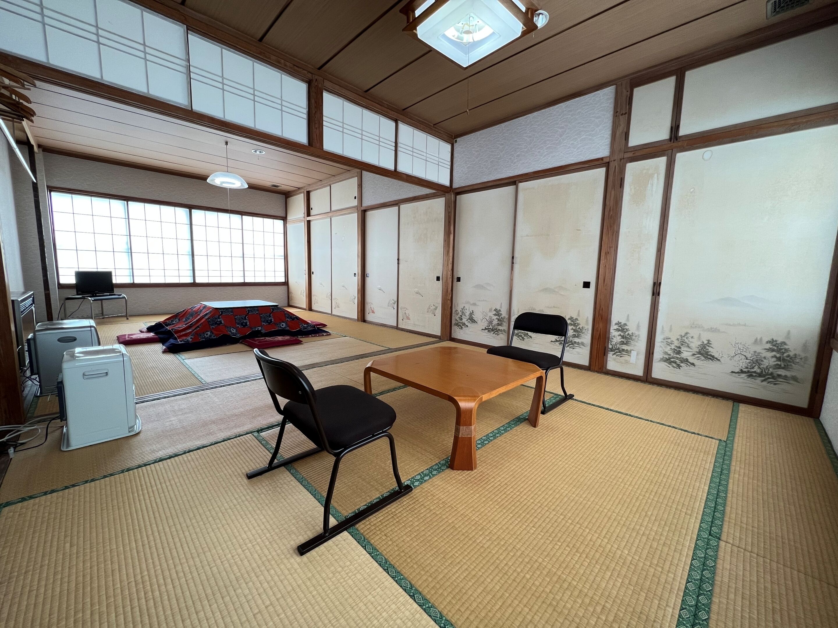 Superior-huone, tupakointi kielletty | Työpöytä, ilmainen Wi-Fi, vuodevaatteet