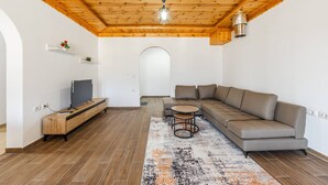 Unclassified image, 4 of 39, button - Hillside Apartment Gjirokast r 2 2BR With Balcony (Gjirokastër)