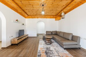 2 bedrooms - Hillside Apartment Gjirokast r 2 (Gjirokastër)