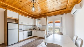 Unclassified image, 5 of 39, button - Hillside Apartment Gjirokast r 2 2BR With Balcony (Gjirokastër)