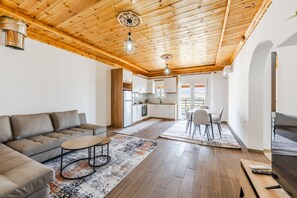 2 bedrooms - Hillside Apartment Gjirokast r 2 (Gjirokastër)