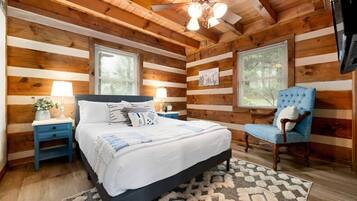 4 bedrooms, desk, iron/ironing board, free WiFi