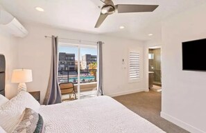 5 bedrooms, iron/ironing board, WiFi, bed sheets