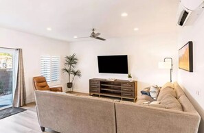 TV - Spacious 5BR Resort-Style Home with Waterpark Access – Sleeps 16! (St. George)