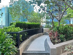 Property grounds - Stylish BGC Condo by Grand Hyatt #upt16k (Taguig)