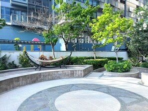 Property grounds - Stylish BGC Condo by Grand Hyatt #upt16k (Taguig)