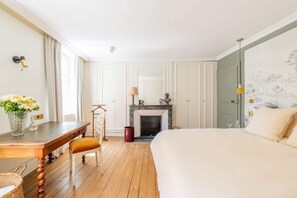 6 slaapkamers, een bureau, gratis wifi, beddengoed
