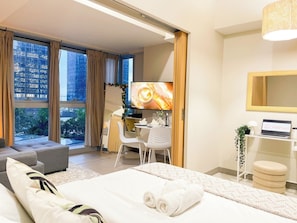 1 habitación, tabla de planchar con plancha, wifi y ropa de cama