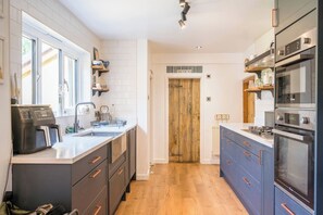 Fridge, microwave, oven, dishwasher - Farm View, Kelsale (Kelsale)