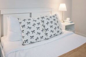 1 室のベッドルーム、アイロン / アイロン台、旅行用ベビーベッド、WiFi (無料)