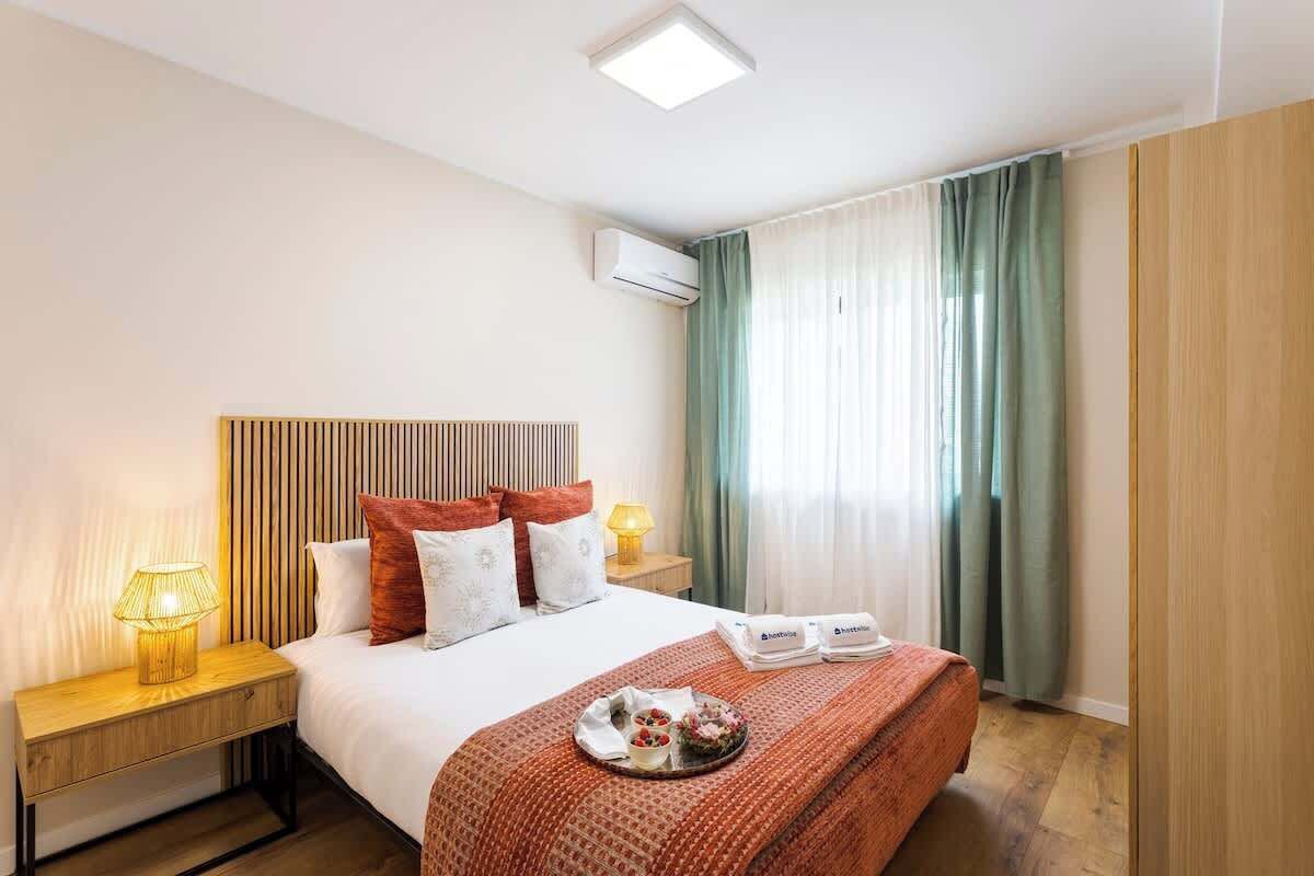 2 Schlafzimmer, Schreibtisch, Bügeleisen/Bügelbrett, kostenloses WLAN