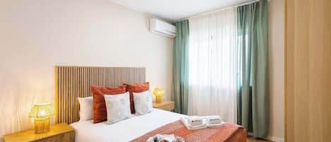 2 Schlafzimmer, Schreibtisch, Bügeleisen/Bügelbrett, kostenloses WLAN