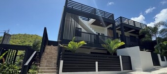 Sea View Condo, Minutes from UVF Intâl Airport - Spacious & Modern Stay