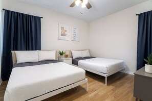 3 habitaciones, tabla de planchar con plancha, wifi y ropa de cama 