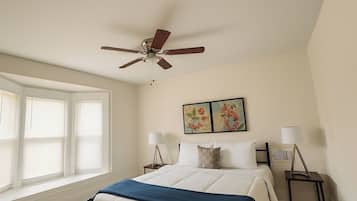 6 bedrooms, iron/ironing board, WiFi, bed sheets