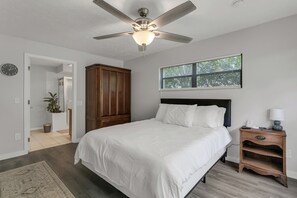 3 habitaciones, escritorio, tabla de planchar con plancha y wifi gratis 