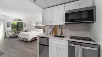 1 habitación, tabla de planchar con plancha, wifi gratis y ropa de cama
