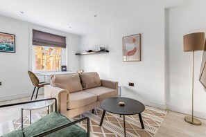 TV, stereo - Blueground | Tyburnia, view, nr Hyde Park (London)