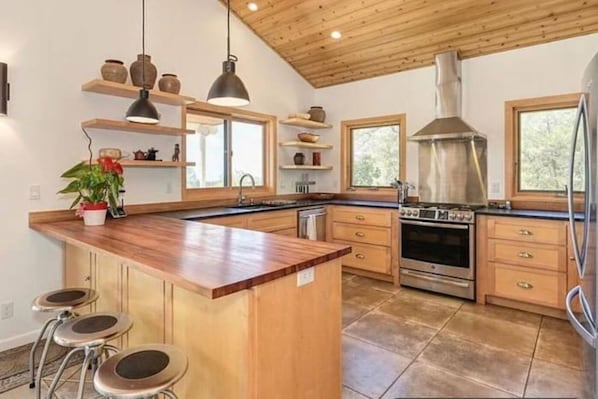 Microwave, oven, stovetop, dishwasher
