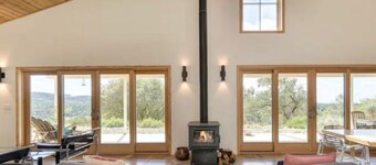 Hilltop Retreat – Wine Country with Ski Resort Access