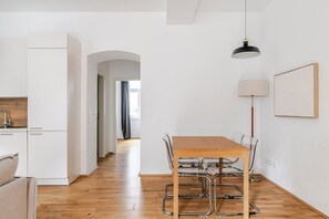 Dining - Blueground | Leopoldstadt, balcony, nr Prater (Vienna)