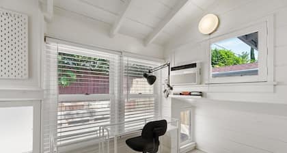 Centrally Located 2-bedroom, 1-bath Cottage with Mountain Views & Private Deck
