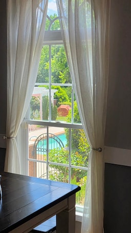Interior. Saba House -Pool, King Bed, Grill, WiFi, Parking