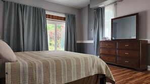 1 soverom, strykejern/-brett, wi-fi (inkludert) og sengetøy