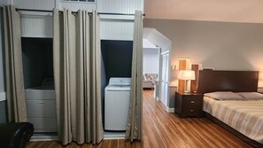 1 slaapkamer, een bureau, een strijkplank/strijkijzer, gratis wifi