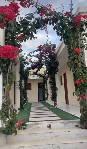 Room, Garden View | Terrace/patio - Pousada Santo Mel (São Tomé)
