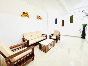 Área de estar no saguão