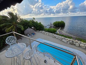 Property grounds - Four-bedroom beach house  with oceanfront pool and smokeless bonfire area (Marathon)