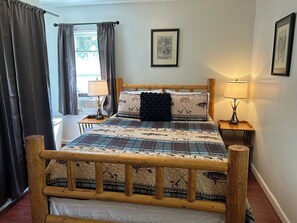 1 bedroom, desk, iron/ironing board, free WiFi
