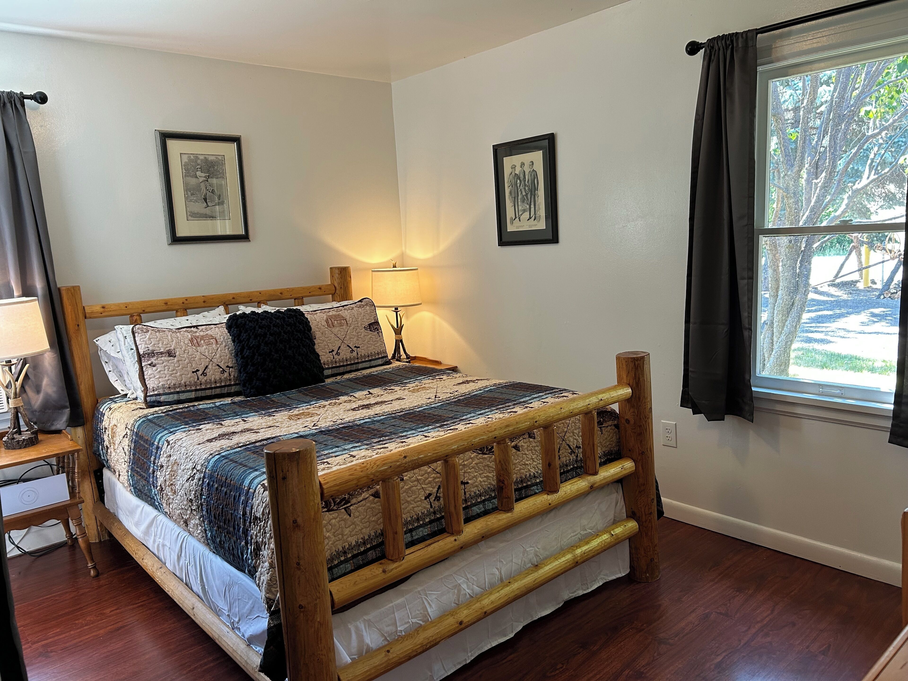 1 dormitori, escriptori, planxa i posts de planxar i wifi gratuïta 