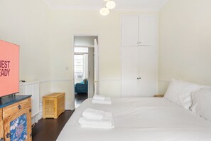 1 habitación, tabla de planchar con plancha y acceso a internet 
