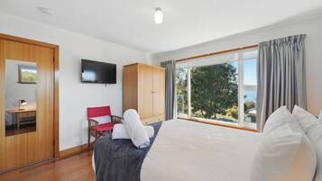 Comfort House, Sea View | Iron/ironing board