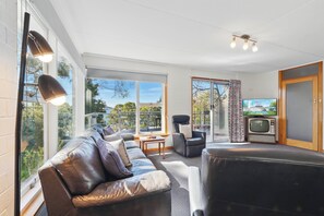 Casa Confort, vistas al mar | Zona de estar | Juguetes