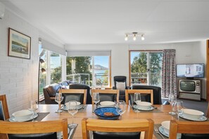 Casa Confort, vista al mar | Servicio a la habitación
