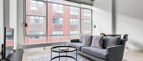 Télévision, chaîne hi-fi