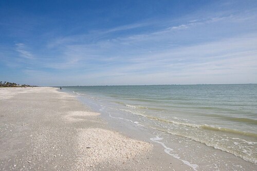 Charming 2-bedroom condo in fabulous Sanibel at Sundial