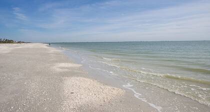 Charming 2-bedroom condo in fabulous Sanibel at Sundial