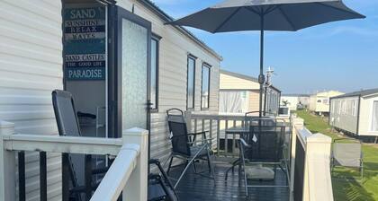 Caravan Beach Park - Sleeps 8, Parking & Pool