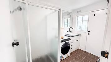 Hårtørrer, håndklæder, Sæbe, Shampoo