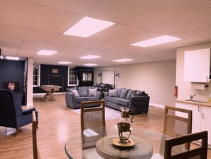 Interior - Studio 101-Cozy 1-bedroom apartment in charming Byrdstown (Byrdstown)